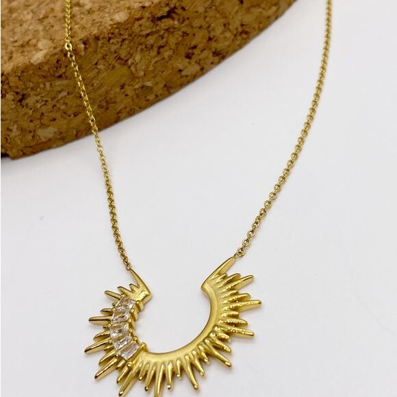 NEW Gold Sunburst & Rhinestone Layering Necklace - Picture 2 of 12